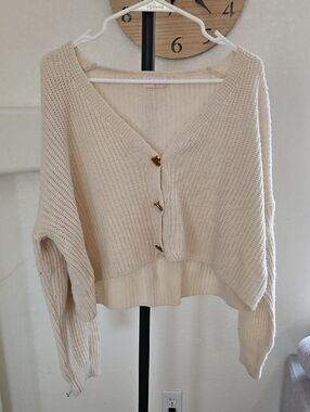 Pink Lily Cream Cropped V-Neck Button Cardigan Hi-Lo